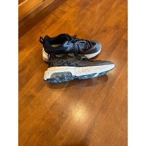 Woman’s Nike air max Viva DB5268-002 shoes size 9.5 gray and black